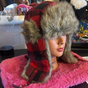 NWOT Urban Pipeline Red Black Buffalo Plaid Trapper Hat Faux-Fur Lined Ear Flaps